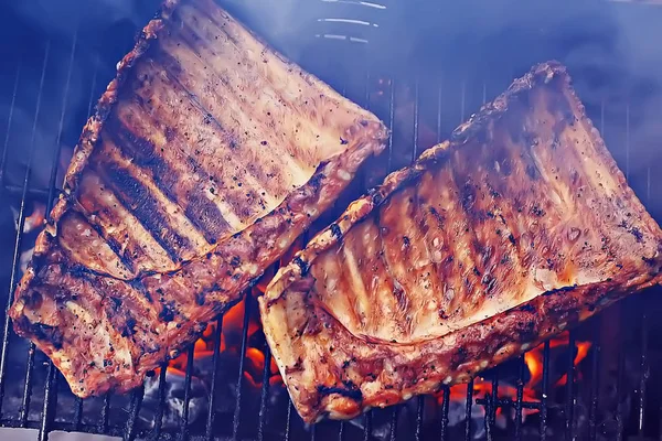 Costillas Cerdo Parrilla Brasas Carne Fresca Cerdo Cocinado Carbón Vegetal —  Fotos de Stock