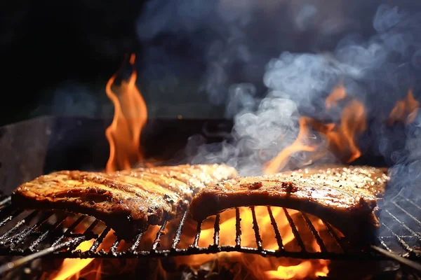 Costillas Cerdo Parrilla Brasas Carne Fresca Cerdo Cocinado Carbón Vegetal —  Fotos de Stock