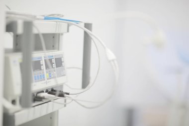 Modern Tıp Kliniği, parlak arka plan bulanık, koridor, geniş modern tıp merkezine, yeni hastane