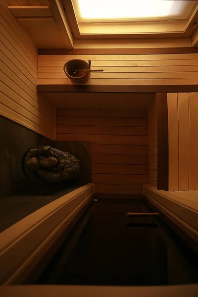 Sauna Hölzerne Innenbäder Holzbänke Und Liegestühle Zubehör Für Sauna Wellness — Stockfoto