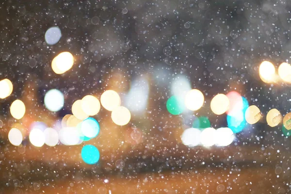 Огни Города Снег Размытый Городской Пейзаж Снежная Зимняя Погода Сезонный — стоковое фото