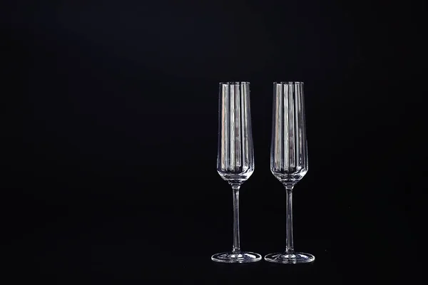 Şampanyaya Masada Boş Temiz Gözlük — Stok fotoğraf