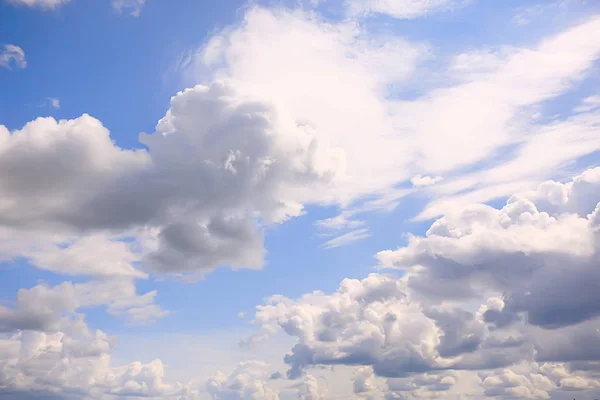 Wolken Blauwe Hemel Concept Van Zuiverheid Frisheid Van Natuur — Stockfoto