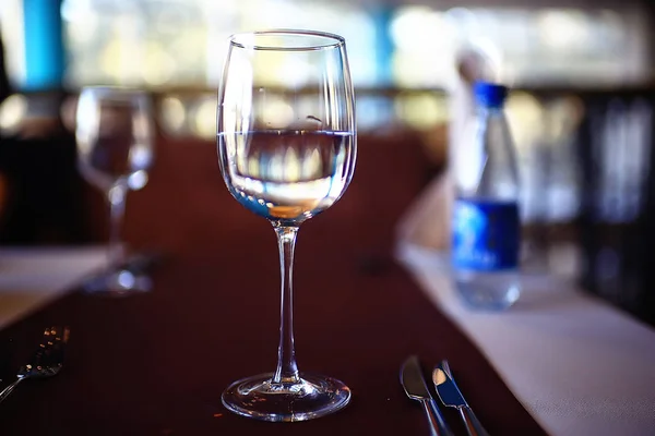 Boş Şarap Restoran Hizmet Gözlük Güzel Cam Şarap Gözlük Hizmet — Stok fotoğraf