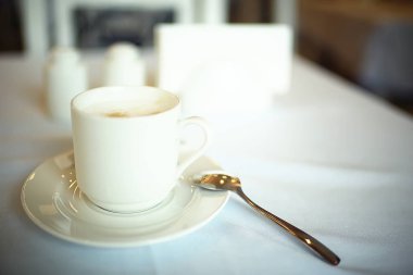 Kahvaltı modern iç, bir kafede kahve bir Avrupa kahvaltısı