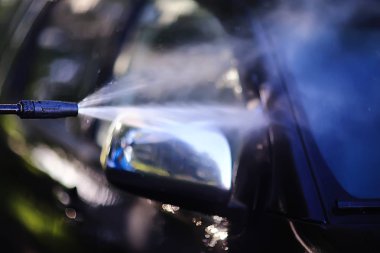 temiz otomatik parça oto yıkama üzerinde