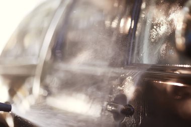 temiz otomatik parça oto yıkama üzerinde