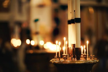 iç kilise kilise katedral, festival gece içinde / gece görünümü