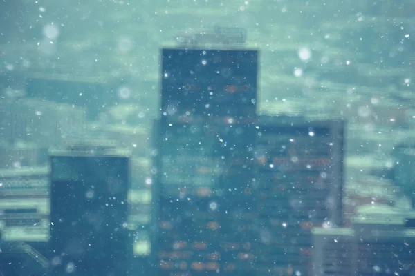 模糊的城市建筑与冬雪 — 图库照片