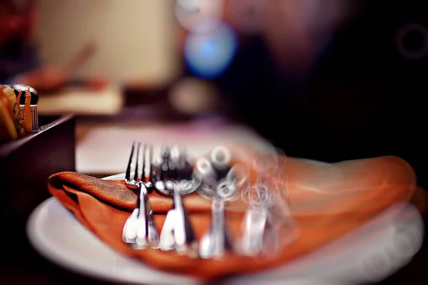 Belső Kiszolgáló Étteremben Részleteket Háttér Életlen Bokeh Koncepció Étkeztetés Éttermében — Stock Fotó