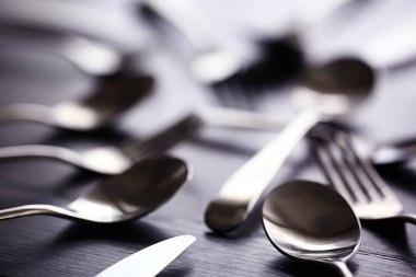 çatal, kaşık ve bıçak masada, güzel hizmet sofra 