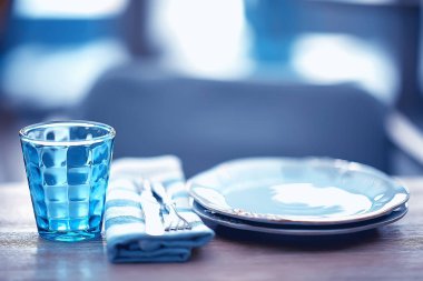 Restoran iç / hizmet eden ve ayrıntılar bulanık bokeh arka plan, kavramı karşılayan, Restoran modern arka plan bulanık