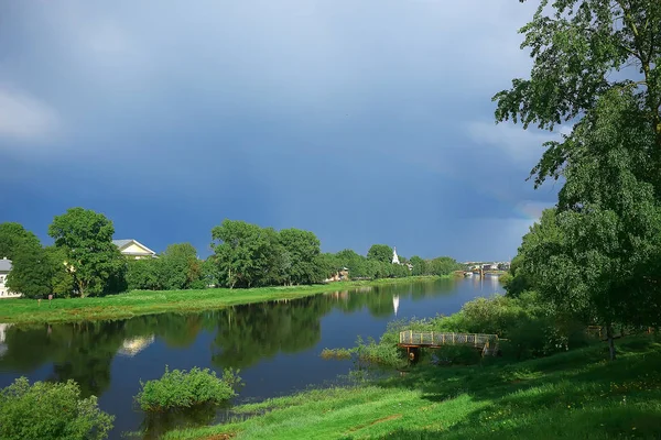 Letni Park Krajobraz Zielone Drzewa Chodnik Summer City Park — Zdjęcie stockowe