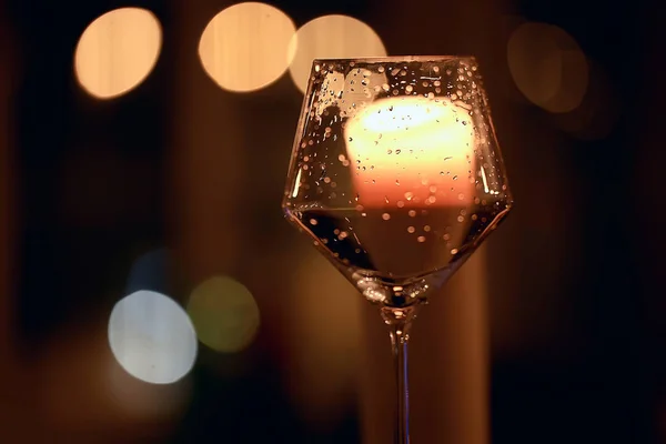 Lege Wijn Restaurant Interieur Portie Brillen Prachtig Gediend Glas Wijn — Stockfoto