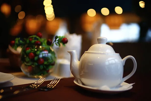 Beş Çayı Ile Ngilizce Çay Cafe Fincan Isıtıcısı — Stok fotoğraf