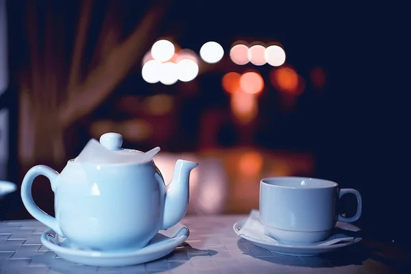茶カフェ カップ ポットの紅茶 — ストック写真