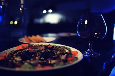 bir kafede romantizm/güzel konsept alkol cam, tatil akşam yemeği sunan şarap Restoran