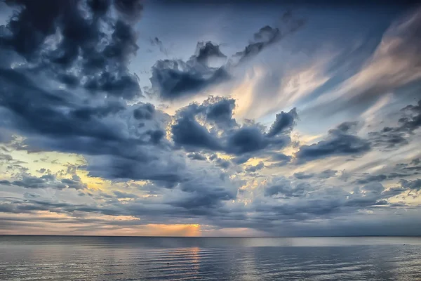 Céu Acima Água Textura Fundo Horizonte Céu Com Nuvens Lago — Fotografia de Stock