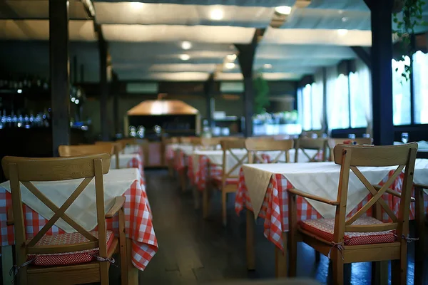 Asztali Beállítás Étterem Evőeszköz Egy Asztal Egy Kávézóban Koncepció Gyönyörű — Stock Fotó