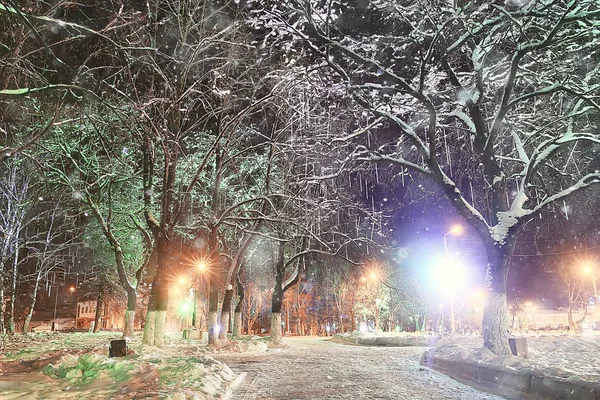 Notte Città Inverno Paesaggio Nel Mese Gennaio Città Luci Decorate — Foto Stock