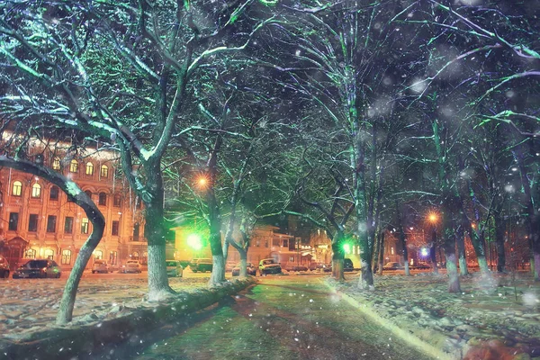 Notte Città Inverno Paesaggio Nel Mese Gennaio Città Luci Decorate — Foto Stock