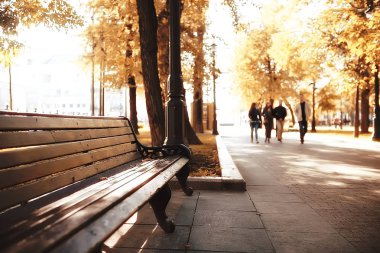 Sonbahar Parkı tezgah/güzel bahçe bankta peyzaj, dinlenme kavramı, sonbahar Parkı kimse, peyzaj arka plan, sonbahar