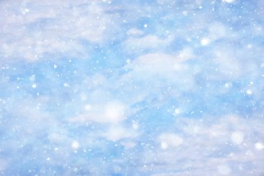 bulutlarda kar gökyüzü bulutlar arka plan soyut/güzel manzara, soyut kar taneleri