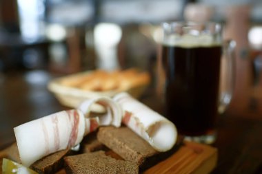 büyük kupalar geleneksel Prag pub bir çek bira restoran/hafif ve koyu bira iki bira kupaları