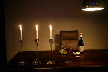 Tablo ayarı restoran/çatal bir kafede bir masada, güzel gıda kavramı, Avrupa tarzı