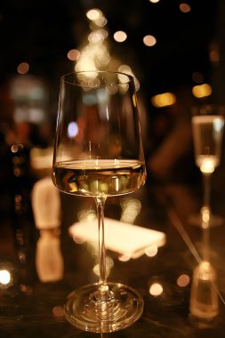 bir kafede romantizm/güzel konsept alkol cam, tatil akşam yemeği sunan şarap Restoran