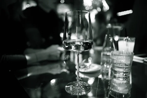 Restoran Anggur Menyajikan Roman Konsep Indah Gelas Alkohol Makan Malam — Stok Foto