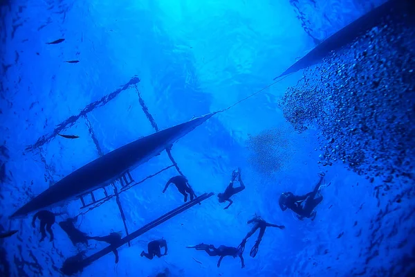 Ludzie Łodzi Nurkowania Podwodne Abstrakcyjny Widok Podwodny Krajobraz Łódź Snorkeling — Zdjęcie stockowe