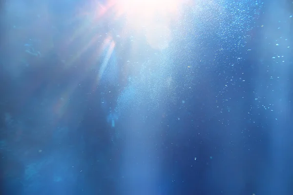 Sonnenstrahlen Taucherriff Blaues Meer Abstrakter Hintergrund Sonniger Tag Strahlen Wasser — Stockfoto