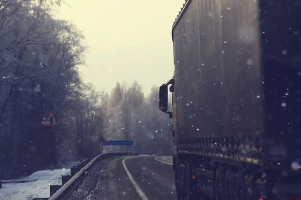 Samochody Zimowe Korki Drogowe Miasto Zima Pogoda Autostradzie Miasta Widok — Zdjęcie stockowe