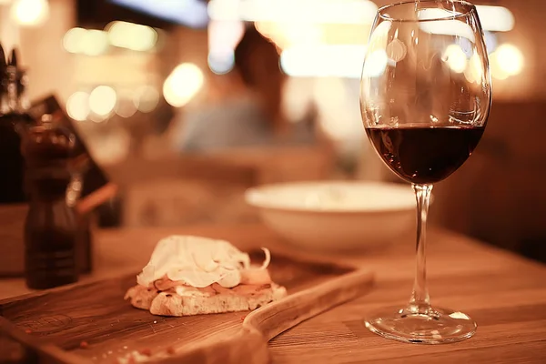 Glas Wijnalcohol Wijn Likeur Een Viering Van Druiven — Stockfoto