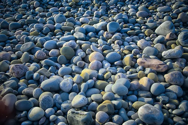 有色的石头圆海或纹理潮湿的圆形石头 潮湿的多色夏天背景 — 图库照片