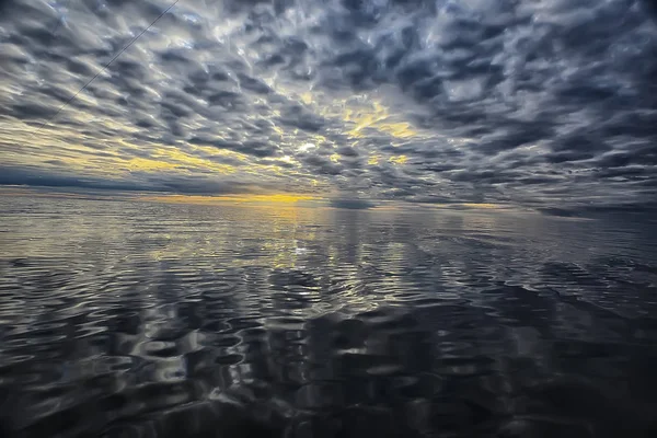 Cielo Sobre Fondo Agua Textura Horizonte Cielo Con Nubes Lago — Foto de Stock