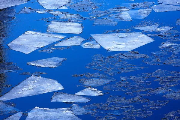 Πηγή Πάγου Στην Υφή Του Ποταμού Φόντο Πλωτό Πάγο Μάρτιο — Φωτογραφία Αρχείου