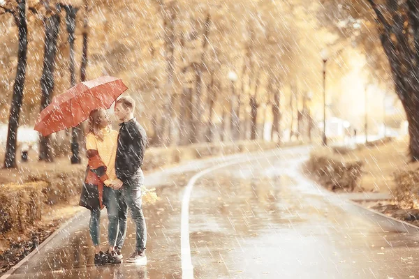 Sun Rays Autumn Park Couple Love Young Man Woman Walking — Stock Photo, Image