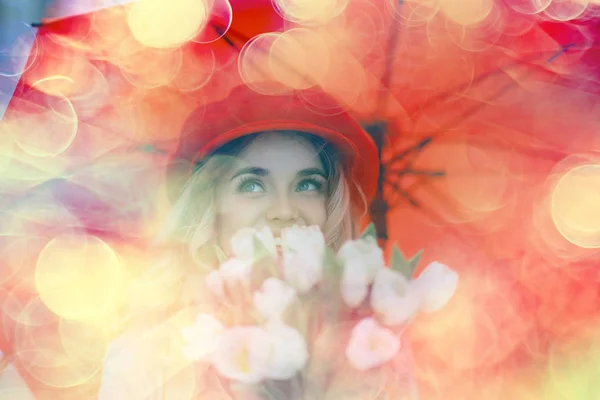 Verschwommener Hintergrund Frühling Porträt Mädchen Glücklich Glam Foto Rosa Bokeh — Stockfoto