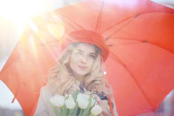 Dziewczynka Kwiat Moda Modny Parasol Piękny Spojrzenie Styl Wiosna Zewnątrz — Zdjęcie stockowe