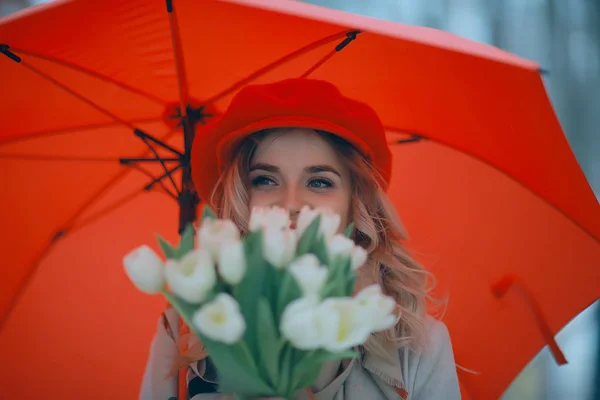 Primavera Mira Chica Flores Paraguas Joven Modelo Hermoso Estilo Moda — Foto de Stock