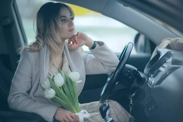 Fille Printemps Auto Fille Heureuse Dans Voiture Voyage Printemps Humeur — Photo