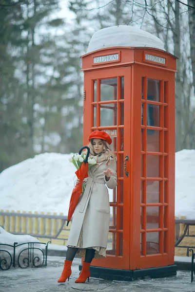 Jarní Pohled Dívka Květiny Deštník Mladý Krásný Model Módní Styl — Stock fotografie