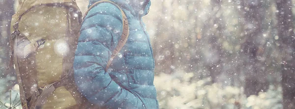 Winter Landscape Man Backpack Nature Landscape Man Hike Equipment Snowy — 스톡 사진