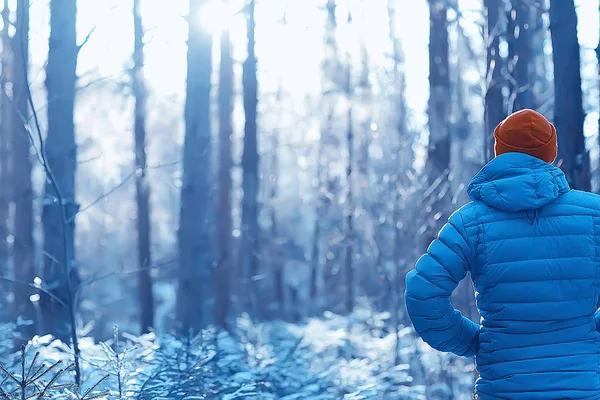 Hombre Deportes Chaqueta Paisaje Invierno Trekking Chaqueta Turista Actividades Aire — Foto de Stock