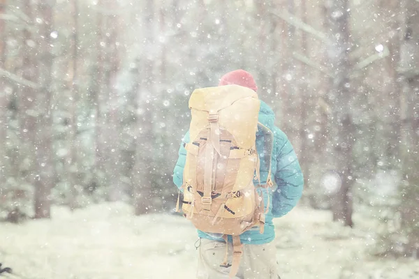 Rückansicht Eines Touristen Mit Rucksack Beim Wandern Winter Norwegen Ein — Stockfoto