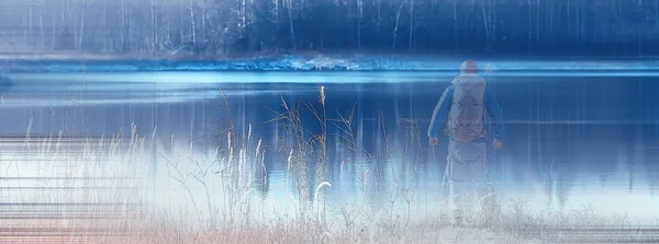 Człowiek Natura Niewyraźne Mężczyzna Plecak Samotnie Turystyka Tło Wypoczynek — Zdjęcie stockowe