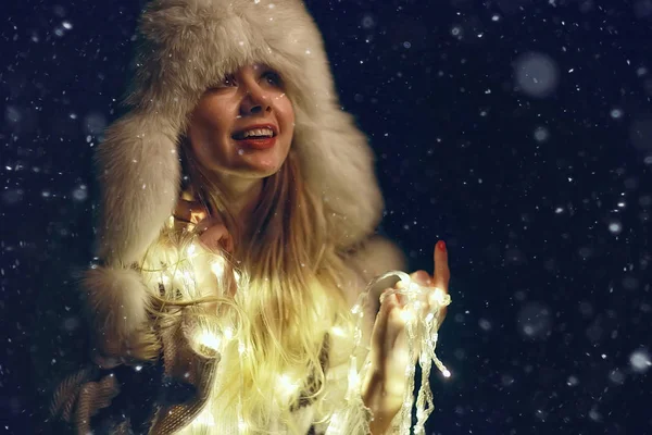 Natal Inverno Retrato Menina Chapéu Neve Fundo Modelo Bonito Estilo — Fotografia de Stock