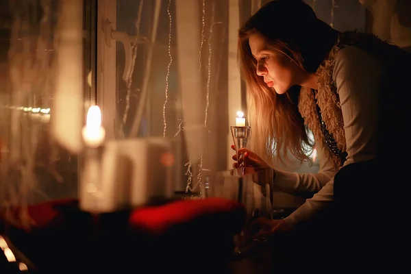 Christmas Evening Girl Beautiful Young Adult Model Dreams Makes Wishes — Stock Photo, Image